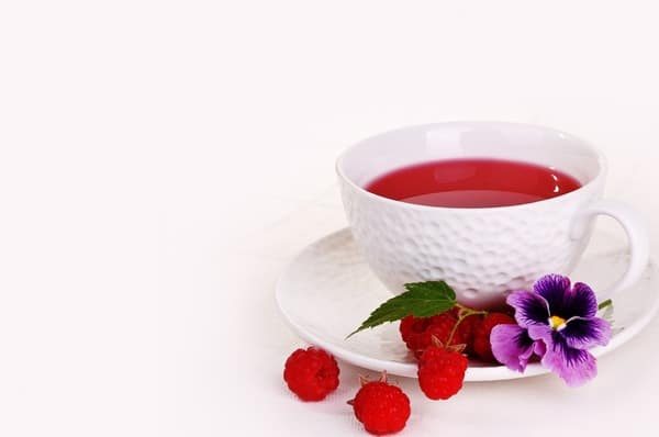 Explorer les bienfaits des thés floraux et infusions naturelles